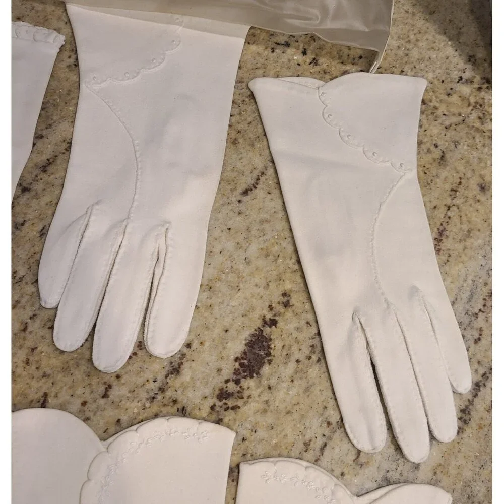 Lot of 4 Vintage Women's Size XS S White Cotton Formal Gloves w/ bag